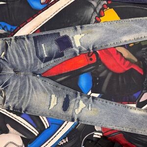 Men's Relaxed Fit Distressed Jeans in Light Blue